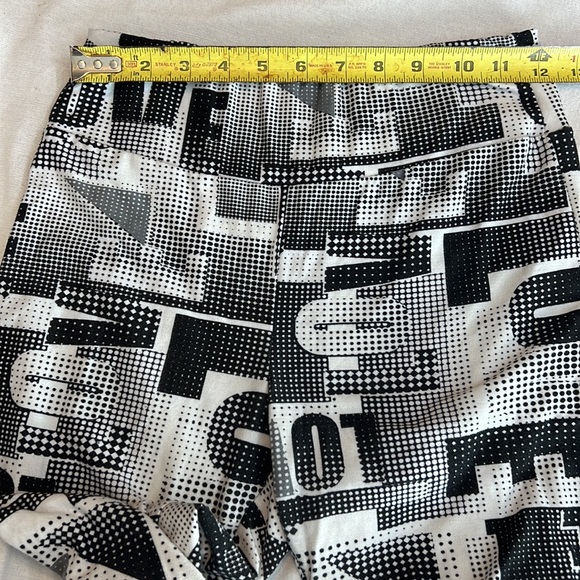 ⭐️ Love leggings work out pants net in lower legs black net fit women size XS - Picture 8 of 10